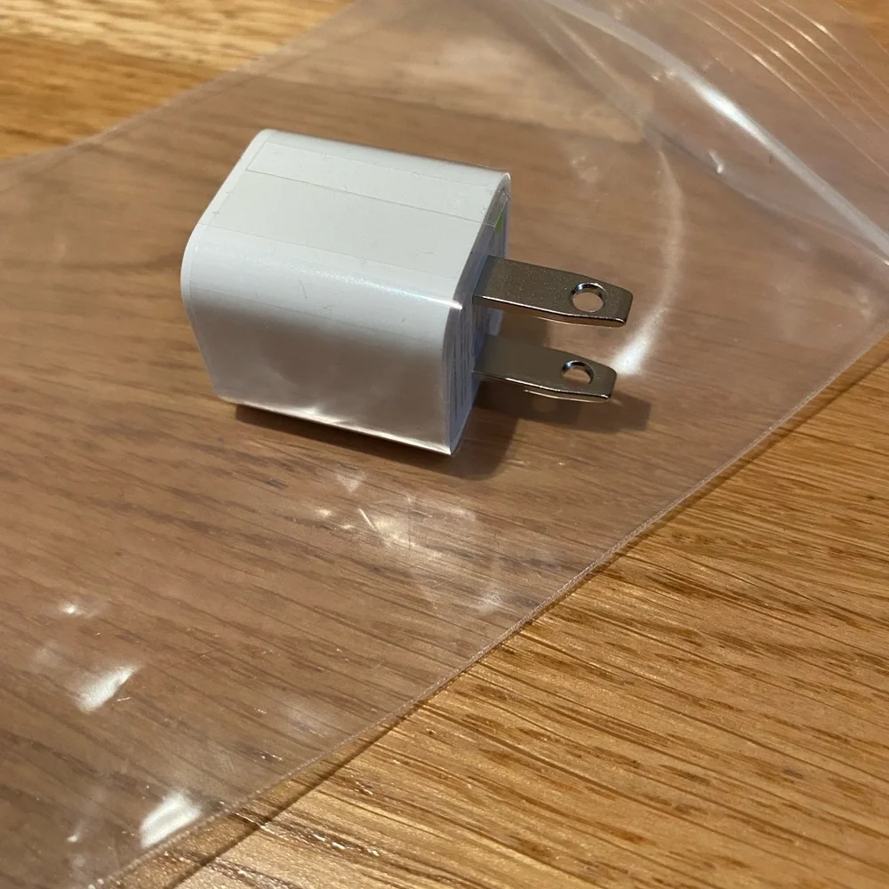 NEW Apple USB Power Adapter🔌 Plug, white